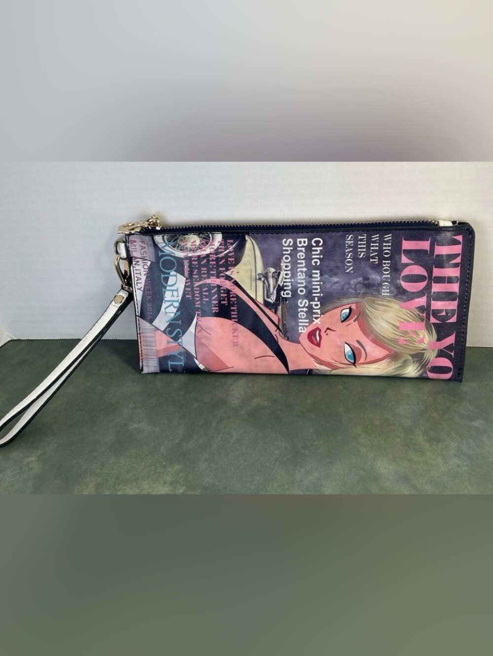 Brentano Fashion Magazine Print Wristlet Clutch Wallet Retro Pin Up AS-IS Read